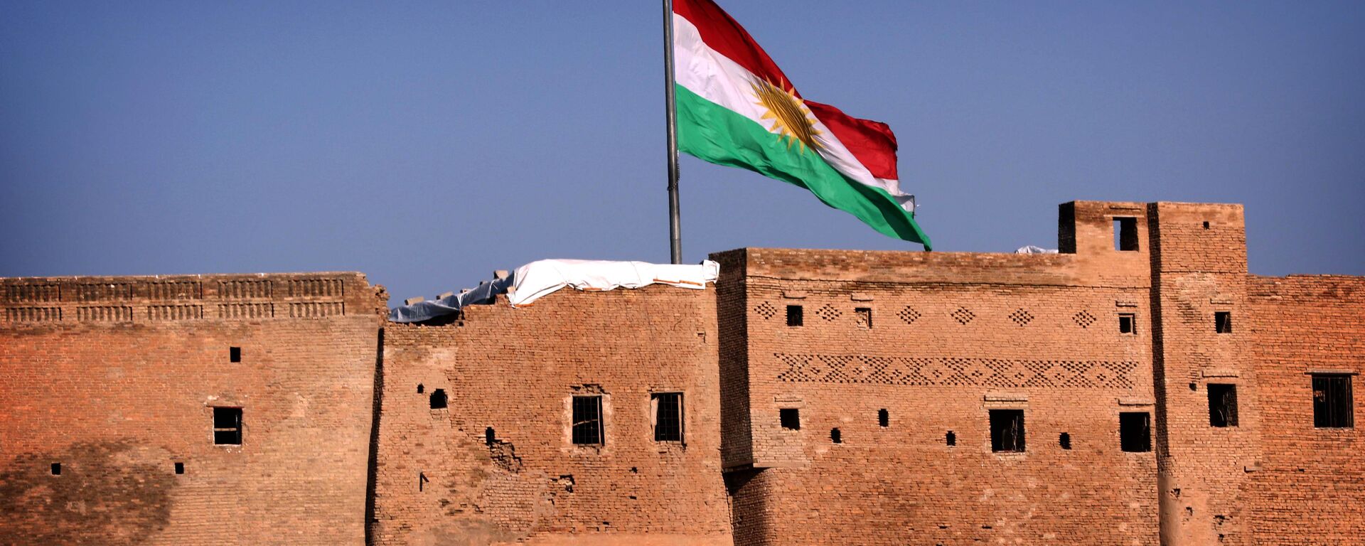 Bandeira do Curdistão em Arbil, capital do Curdistão iraquiano - Sputnik Brasil, 1920, 27.12.2023