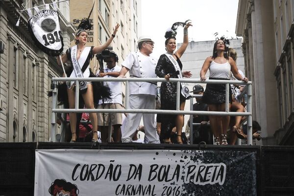 Bloco Cordão da Bola Preta no Carnaval do Rio de Janeiro, em 6 de fevereiro de 2016 - Sputnik Brasil