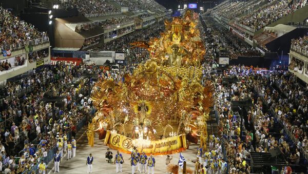 Desfile da Beija-Flor de Nilópolis, no sábado (6), no Sambódromo do Rio de Janeiro - Sputnik Brasil