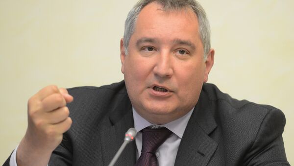 Dmitry Rogozin durante um evento na Duma de Estado (câmara baixa do parlamento russo) - Sputnik Brasil