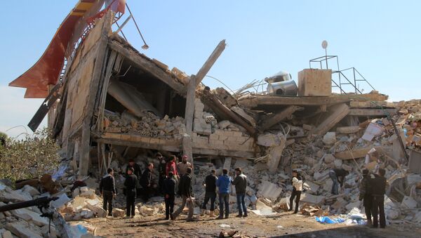 Ruínas do hospital apoiado pela ogranização Médicos Sem Fronteiras, destruído em 15 de fevereiro, província de Idlib, Maaret al-Nuuman, Síria (foto de arquivo) - Sputnik Brasil