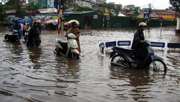 Rua inundada no centro de Hanói, arquivo de 2010 - Sputnik Brasil