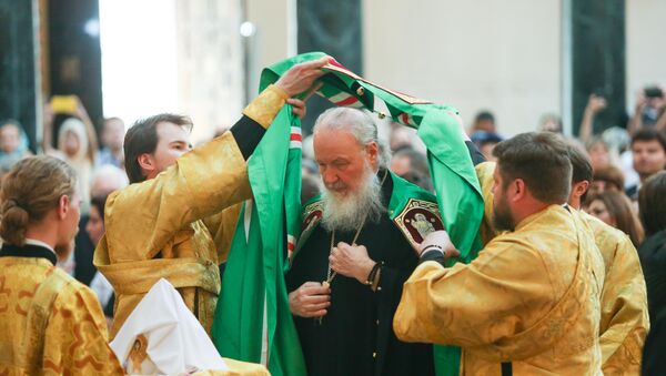 O Patriarca Kirill celebra a Santa Missa na Catedral Metropolitana Ortodoxa - Sputnik Brasil