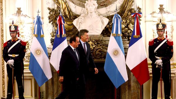Presidente francês François Hollande junto com presidente da Argentina, Mauricio Macri - Sputnik Brasil