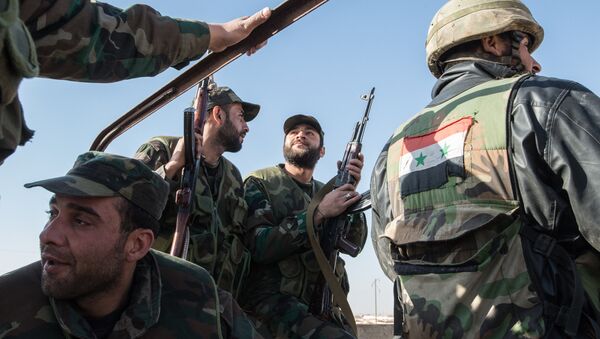 Soldados do Exército sírio realizam ações militares contra terroristas nos arredores da cidade de Mhin, Síria, 20 de fevereiro de 2016 - Sputnik Brasil