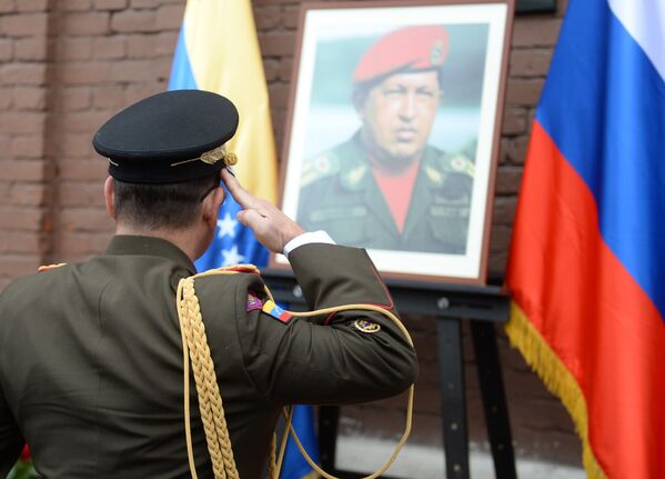 Homenagem à memória de Hugo Chávez, em Moscou - Sputnik Brasil