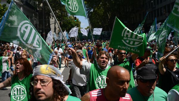Trabalhadores argentinos protestam em Buenos Aires. - Sputnik Brasil