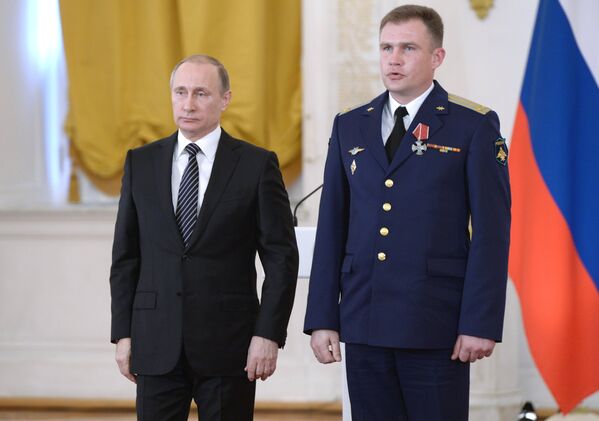 O subcoronel Yaroslav Yakunin foi condecorado com uma Ordem da Coragem pelo seu desempenho na Síria - Sputnik Brasil