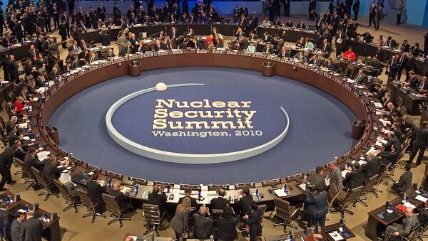 Presidente Barack Obama hospeda 46 líderes que visitam no início da sessão plenária da Cúpula da Segurança Nuclear, 13 de abril de 2010, em Washington, DC - Sputnik Brasil