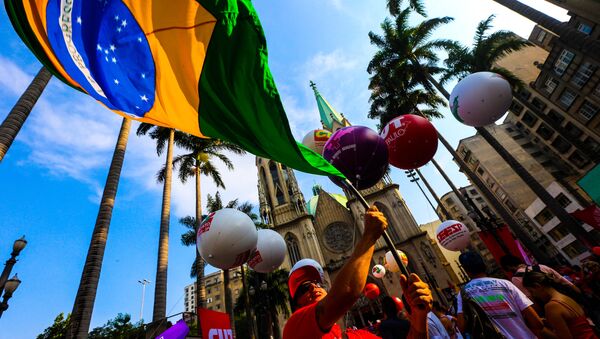 Ato em defesa da democracia em São Paulo - Sputnik Brasil