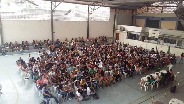 Escola ocupada por estudantes no Rio de Janeiro - Sputnik Brasil