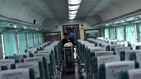 O primeiro trem indiano de alta velocidade - Sputnik Brasil