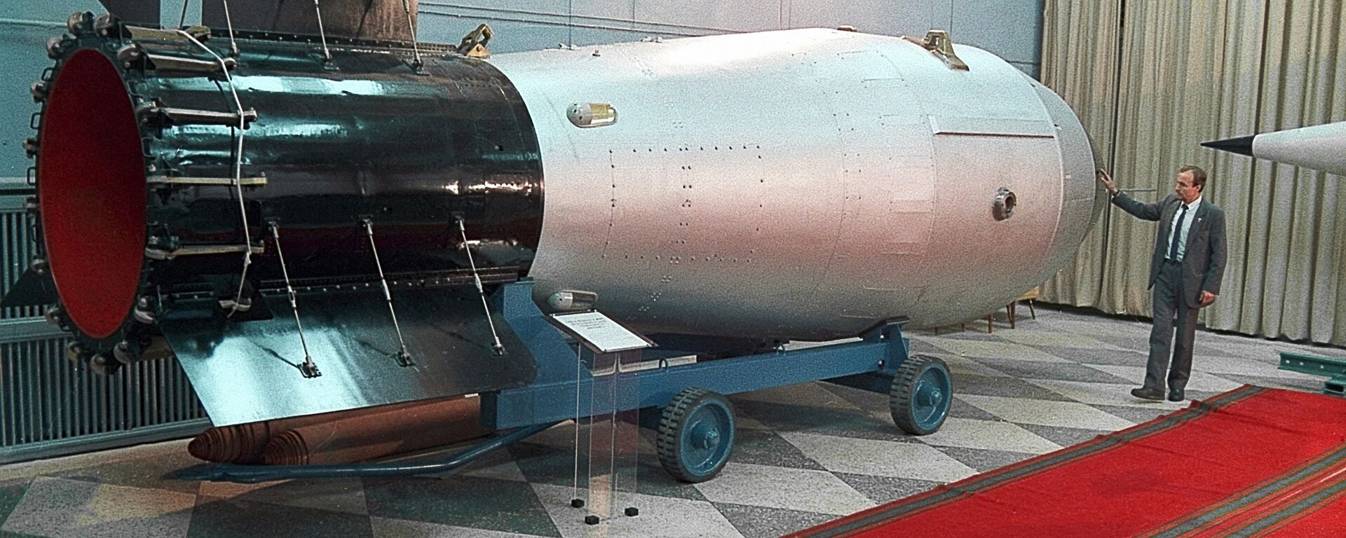 A bomba termonuclear é exibida no museu de armas nucleares no Centro Russo Nuclear Federal na região de Nizhny Novgorod - Sputnik Brasil, 1920, 05.11.2022