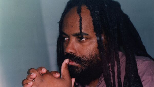 Mumia Abu-Jamal em 1998 - Sputnik Brasil