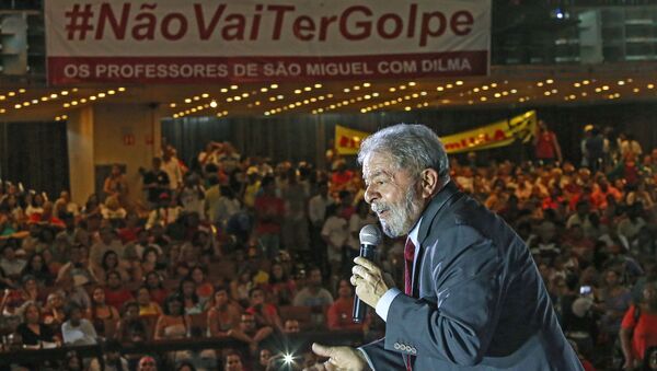 Ex-Presidente Lula em campanha contra o golpe - Sputnik Brasil
