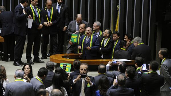 Miguel Reale Júnior discursa na Câmara em defesa do processo de impeachment - Sputnik Brasil