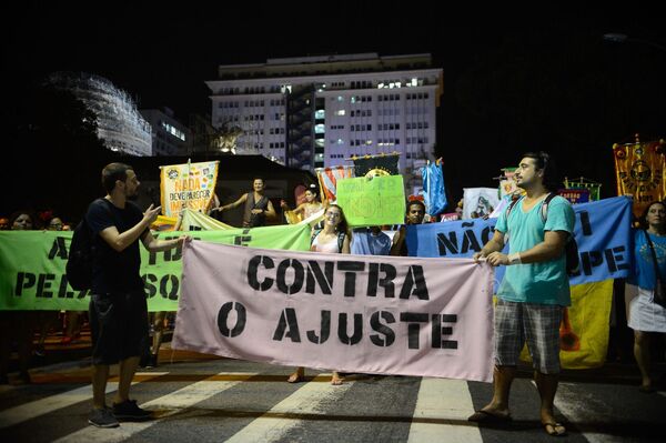 Contra o golpe, mas também contra o ajuste fiscal - Sputnik Brasil
