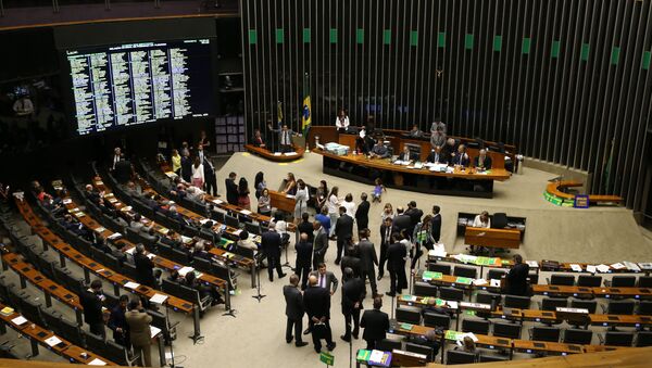 Câmara dos Deputados debate o impeachment antes de votação - Sputnik Brasil