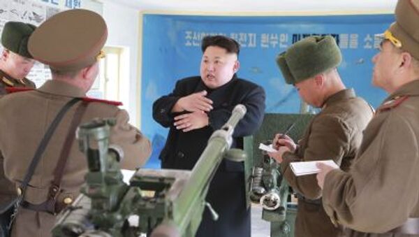 Líder norte-coreano Kim Jong-un durante a inspeção do Exército - Sputnik Brasil