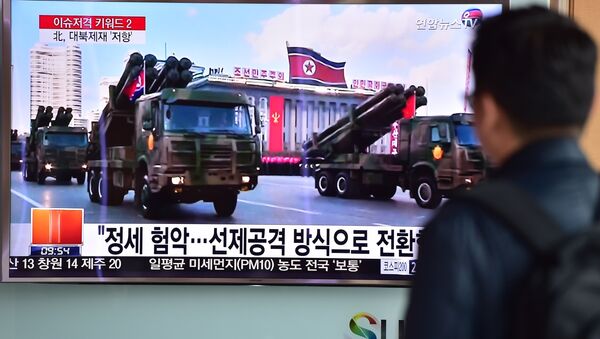 O desfile militar na Coreia do Norte, 4 de março de 2016 - Sputnik Brasil