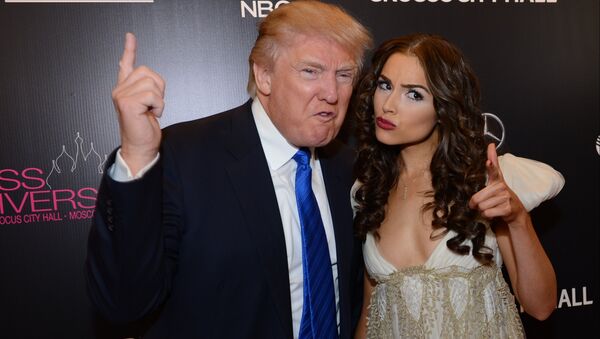 Donald Trump com a Miss Universo de 2013 - Sputnik Brasil