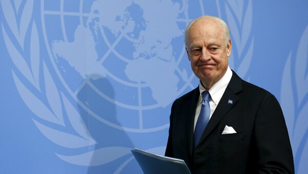 Mediador da ONU na Síria, Staffan de Mistura dá uma conferência de imprensa no final das conversações de paz da Síria nas Nações Unidas, em Genebra, Suíça, 24 de março de 2016 - Sputnik Brasil