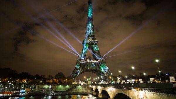 Torre Eiffel - Sputnik Brasil