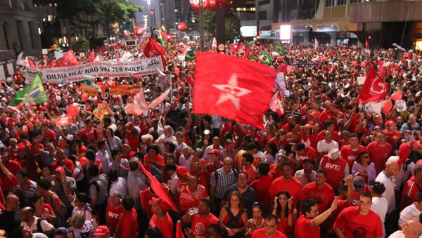 Manifestação pela Democracia em São Paulo - Sputnik Brasil
