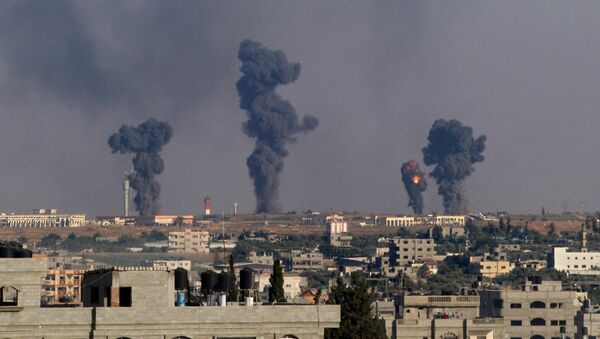 Bombardeios israelenses em Rafah (foto de julho de 2014) - Sputnik Brasil