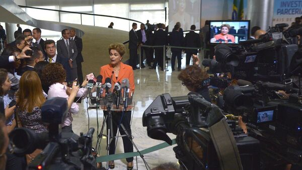 Dilma Rousseff fala à imprensa após o lançamento do Plano Agrícola e Pecuário 2016/2017 - Sputnik Brasil