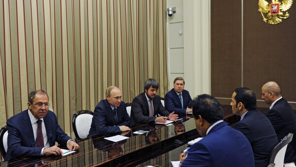 Presidente russo Vladimir Putin em encontro no Kremlin com o ministro das Relações Exteriores do Qatar - Sputnik Brasil