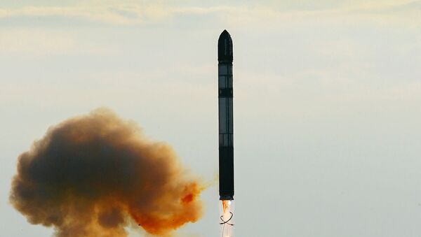 O Lançamento de míssil intercontinental balístico RS-20 Voyevoda - Sputnik Brasil