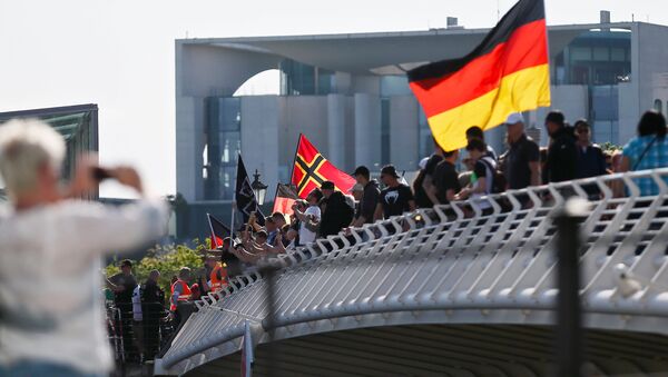 Grupos de extrema-direita manifestam-se contra os refugiados na Alemanha - Sputnik Brasil