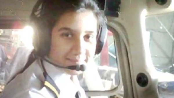 Ayesha Aziz, India's youngest Pilot - Sputnik Brasil