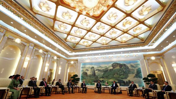 Presidente da China, Xi Jinping, reúne-se com convidados no Banco Asiático de Investimento - Sputnik Brasil