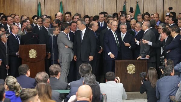 Michel Temer durante cerimônia de posse aos novos ministros de seu governo, no Palácio do Planalto - Sputnik Brasil
