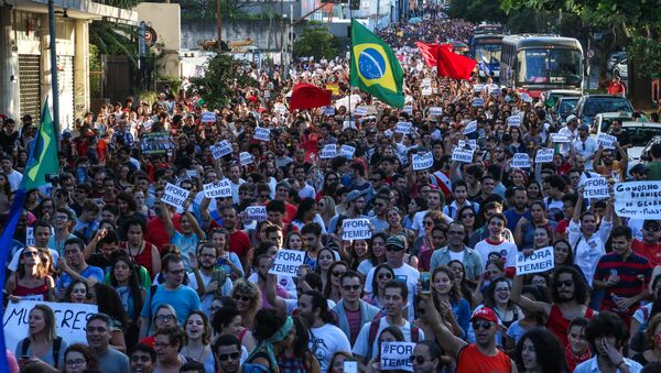 Manifestação contra o governo do presidente interino, Michel Temer, em São Paulo - Sputnik Brasil