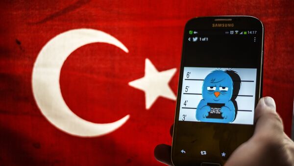 Em 2014 governo turco baniu o uso nacional do Twitter - Sputnik Brasil