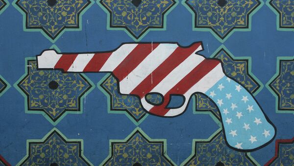 The US Den of Espionage in Tehran, formerly known as the US Embassy, has many anti-American paintings on its outer walls 2007 - Sputnik Brasil