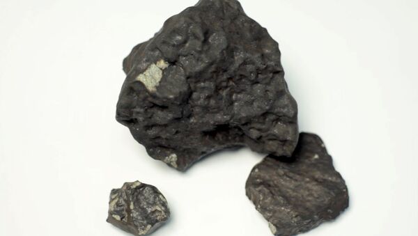 Fragmento de meteorito de um quilograma - Sputnik Brasil