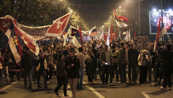 Manifestantes do Montenegro participam no protesto contra a adesão do país à OTAN - Sputnik Brasil