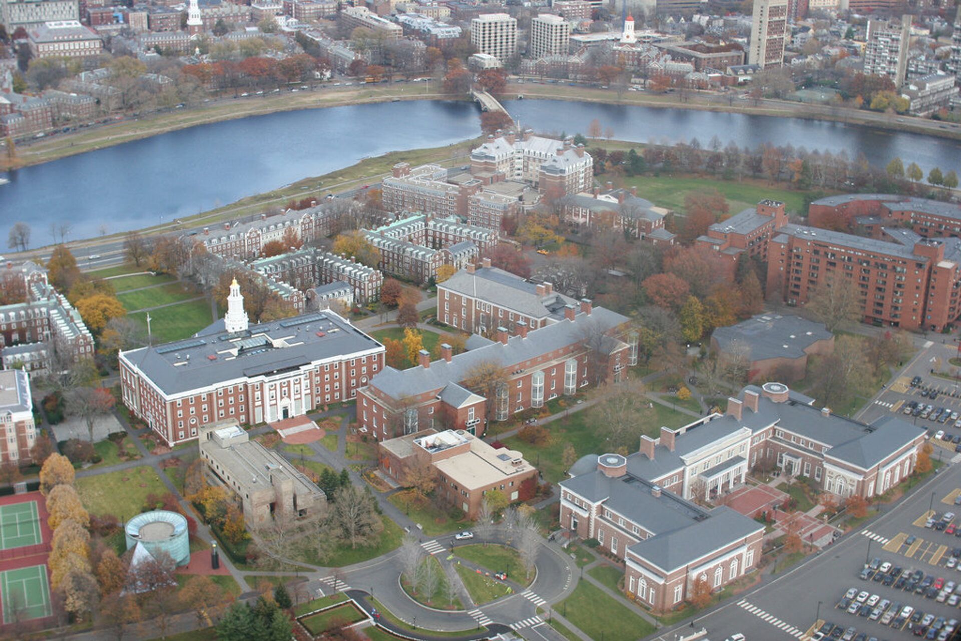 Campus da faculdade de negócios da Universidade de Harvard - Sputnik Brasil, 1920, 24.01.2022