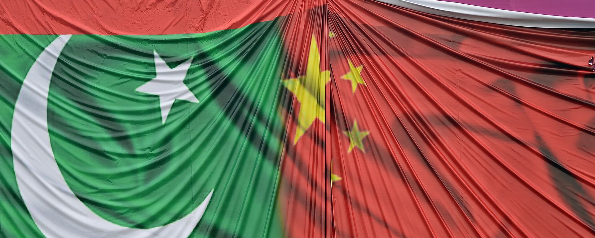 Bandeiras de Paquistão e China - Sputnik Brasil, 1920, 13.06.2022