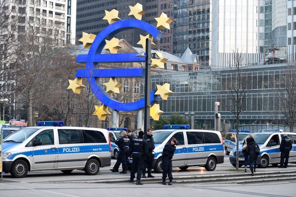Protesto contra Banco Central Europeu em Frankfurt - Sputnik Brasil