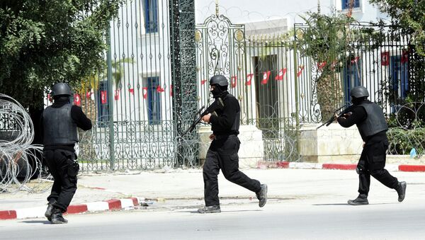 Militantes atacam edifício do parlamento da Tunísia e levam turistas como reféns - Sputnik Brasil
