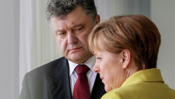 Pyotr Poroshenko e Angela Merkel - Sputnik Brasil