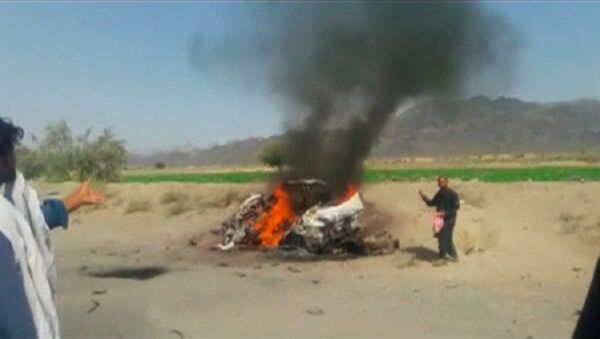 O veículo de Mullah Mansour (o líder do Talibã) abatido pelos drones dos EUA - Sputnik Brasil