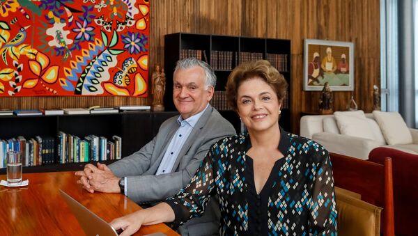 Dilma Rousseff e Juca Ferreira respondem as perguntas de internautas - Sputnik Brasil