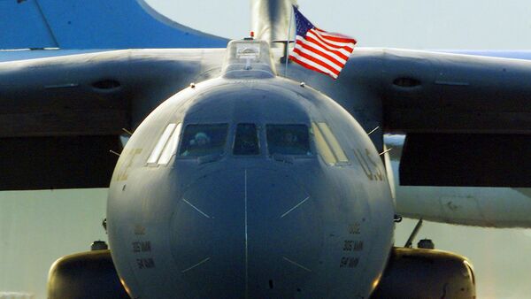 Avião da Força Aérea dos EUA pousa na base aérea Ramstein na Alemanhã - Sputnik Brasil