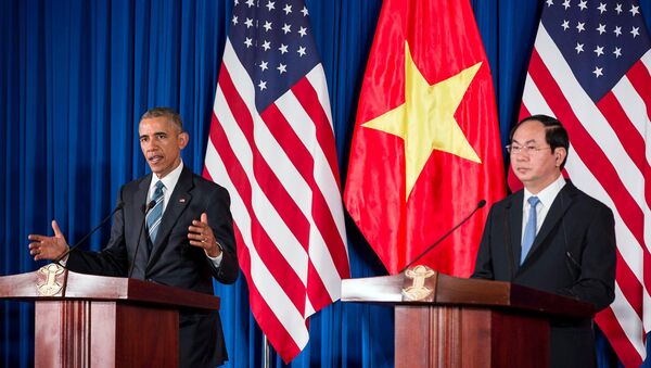 Presidente norte-americano Barack Obama e o presidente vietnamita Tran Dai Quang durante a entrevista coletiva em Hanói, Vietnã, 23 de maio de 2016 - Sputnik Brasil